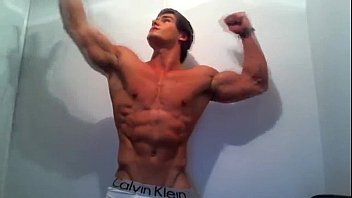 Jeff Seid HD FLEXING MUSCLE